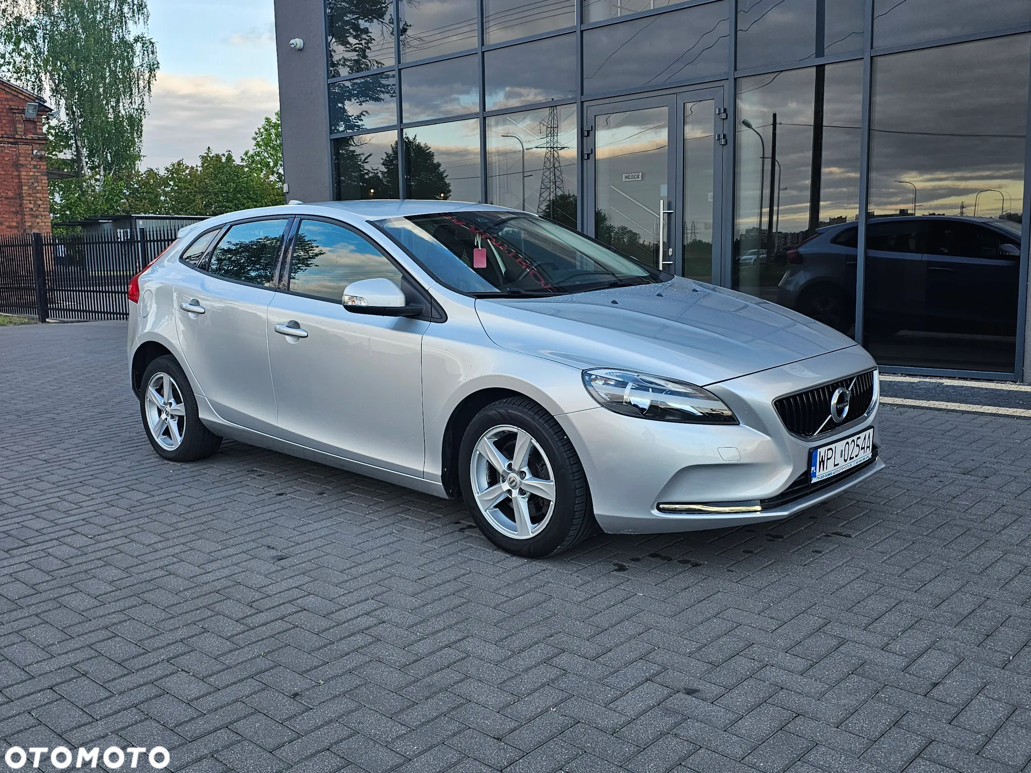 Volvo V40 T2 Summum - 16