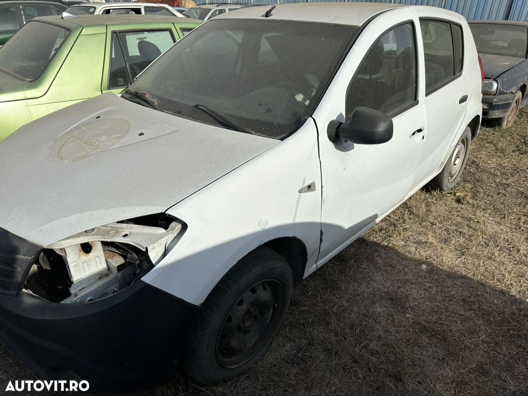 Dezmembrez Dacia Sandero - 4