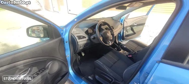 Renault Mégane Sport Tourer ver-1-5-dci-zen-eco - 9