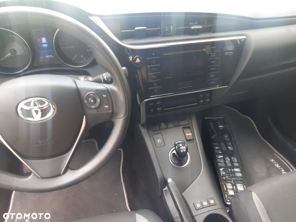 Toyota Auris Hybrid 135 Active - 13