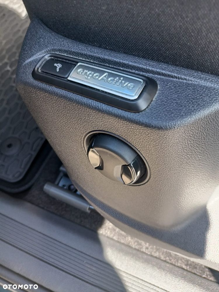 Volkswagen Tiguan - 11