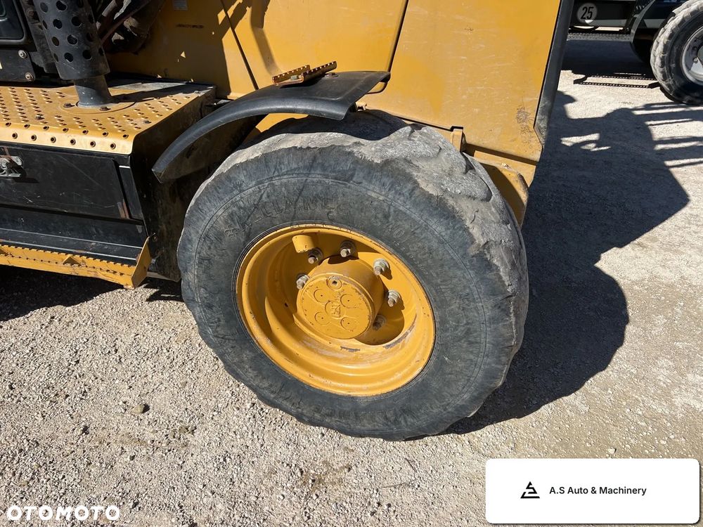 Caterpillar 432F2 - 11