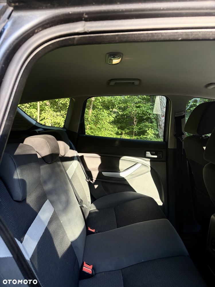 Ford Kuga - 6