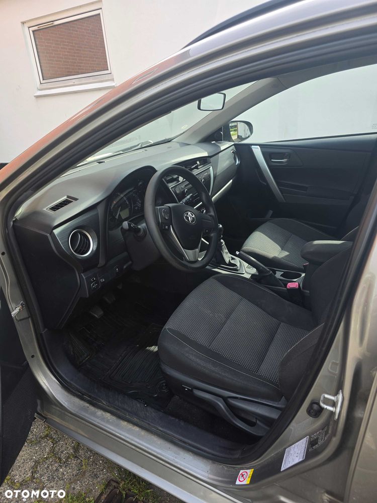 Toyota Auris - 8