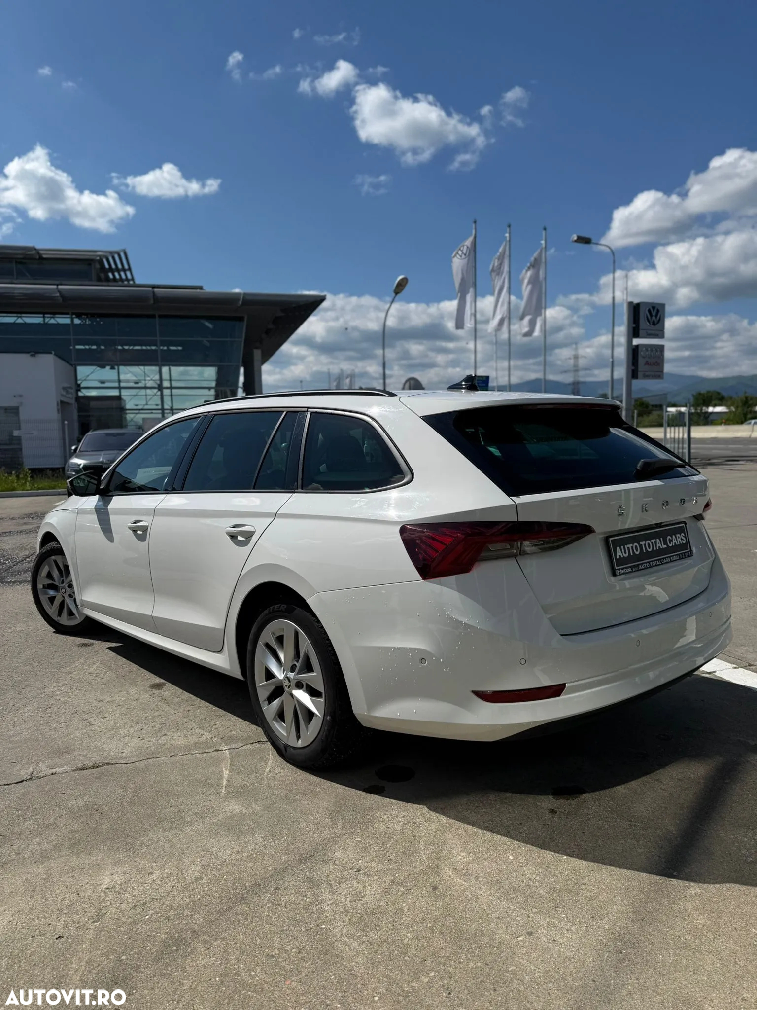 Skoda Octavia Combi 2.0 TDI DSG Style - 6