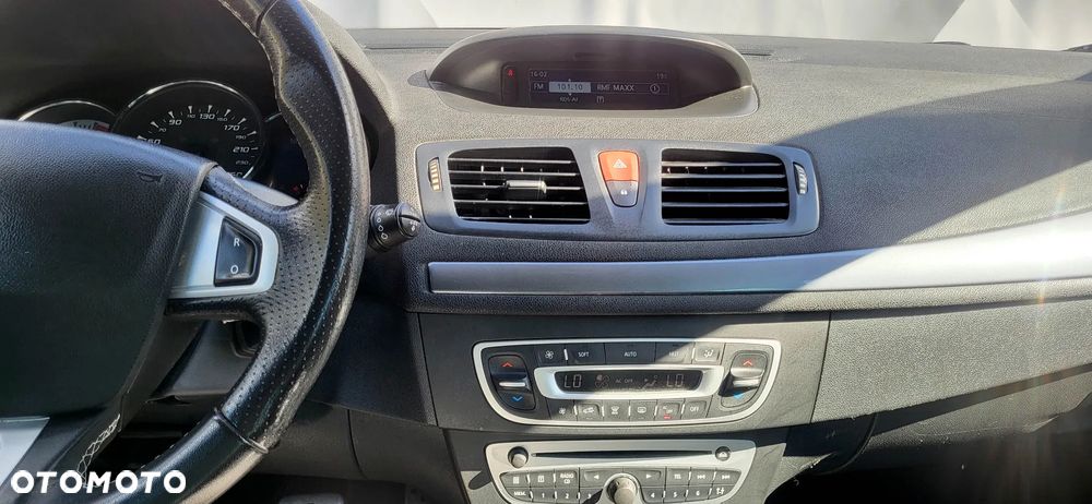 Renault Megane TCe 180 GT - 22