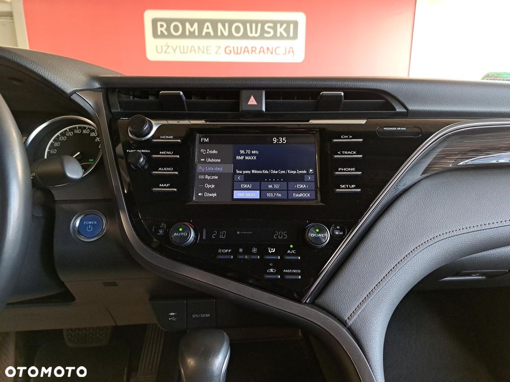 Toyota Camry 2.5 Hybrid Comfort CVT - 21