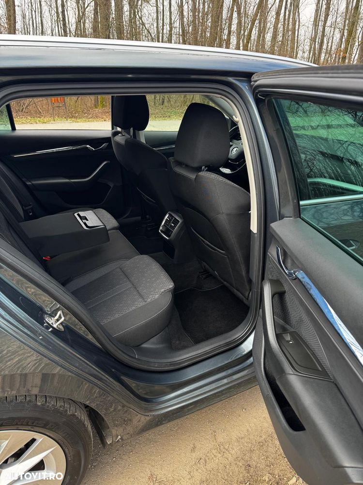 Skoda Octavia 2.0 TDI DSG Style - 8