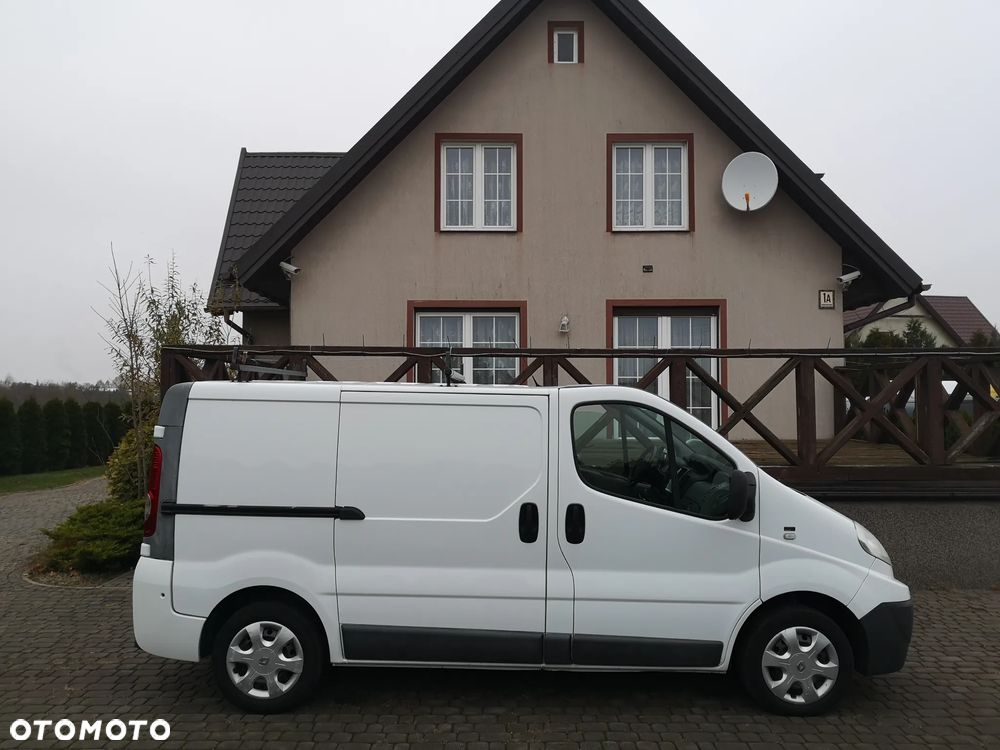 Renault Trafic 2.0dCi - 9