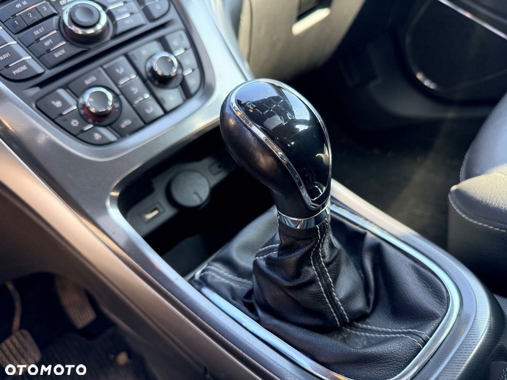 Opel Astra 1.6 Turbo Innovation - 29