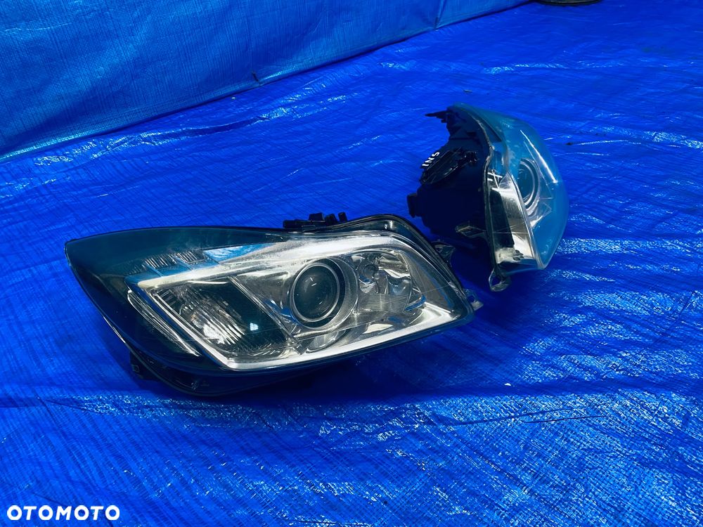 REFLEKTOR LAMPA LEWA PRAWA LEWY PRAWY PRZÓD PRZEDNIA XENON KSENON BI-XENON SKRĘTNY OPEL INSIGNIA A 2008- ; 13226792 13226793 1ZT009631-01 1ZT009631-02 ORYGINAŁ EUROPA - 4