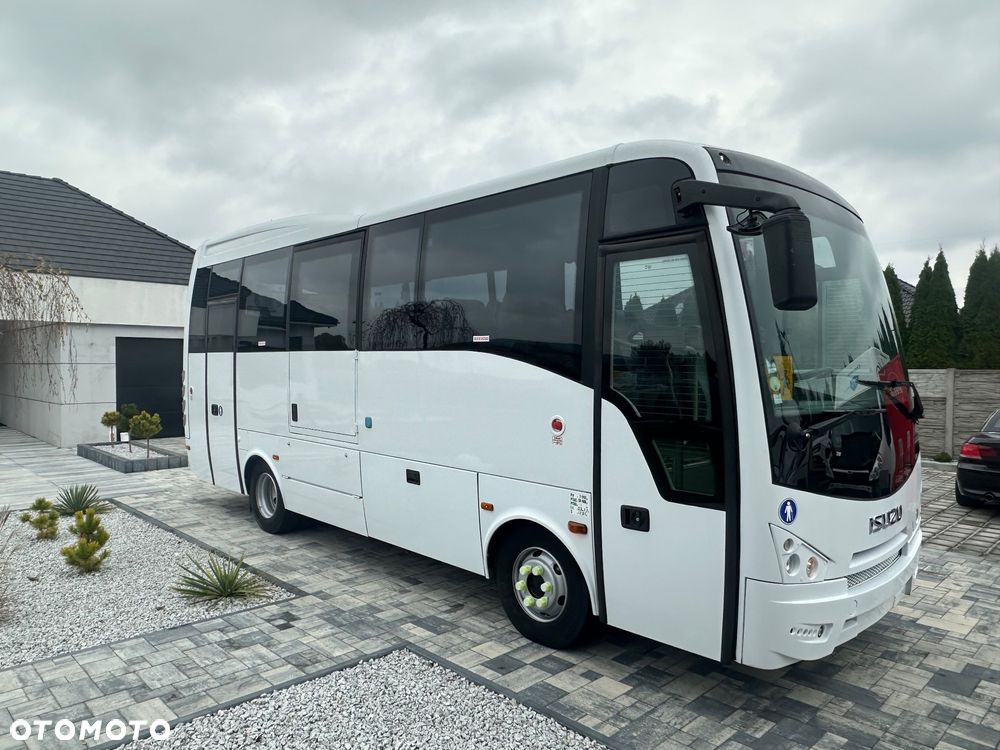 Isuzu Turquoise - 30