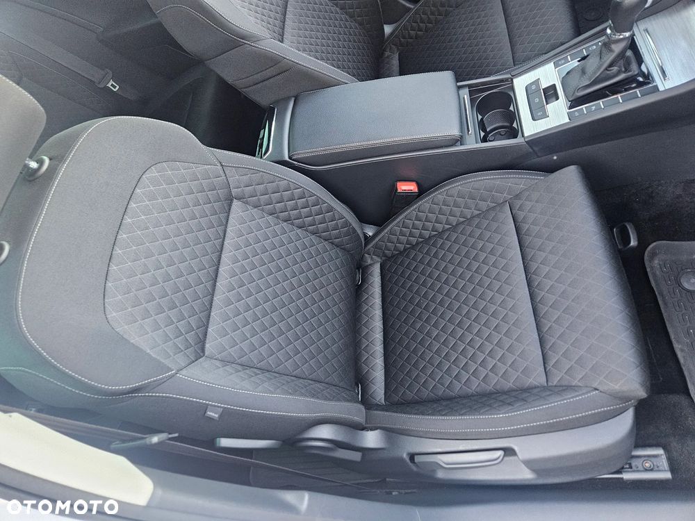 Skoda Superb 2.0 TDI DSG Ambition - 19