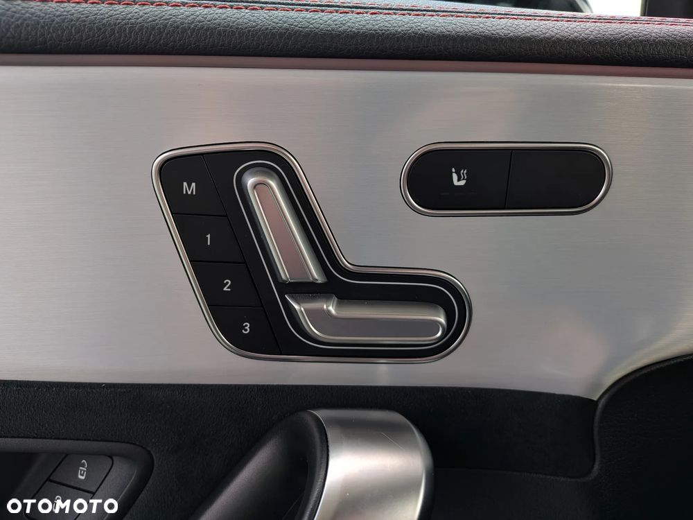 Mercedes-Benz CLA AMG 45 S 4-Matic+ 8G-DCT - 24