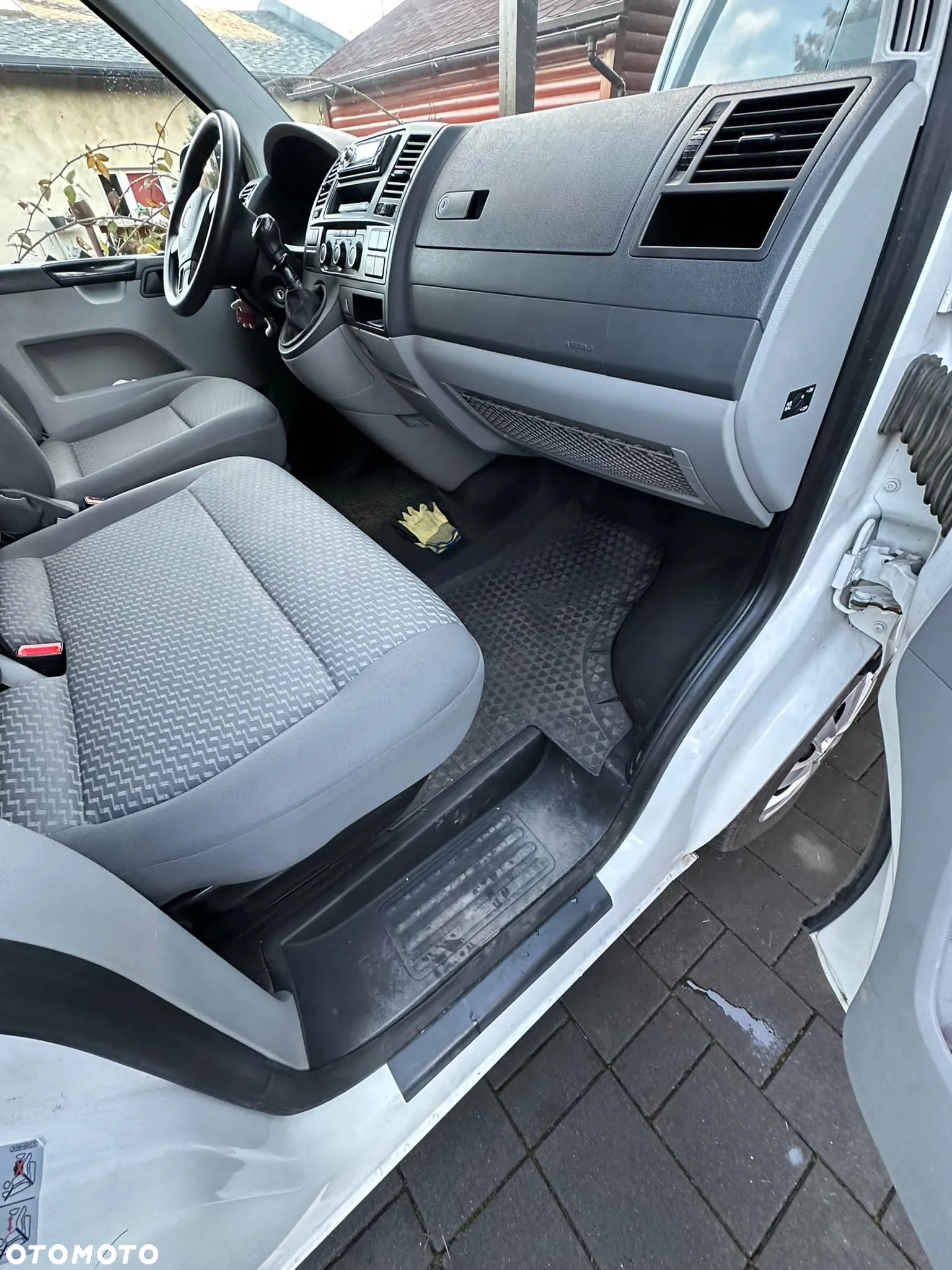 Volkswagen Transporter T5 TDI L2H1 - 16