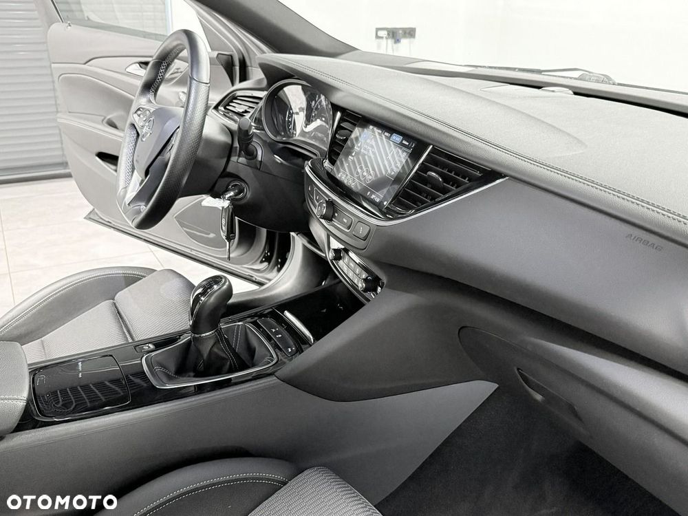 Opel Insignia - 22