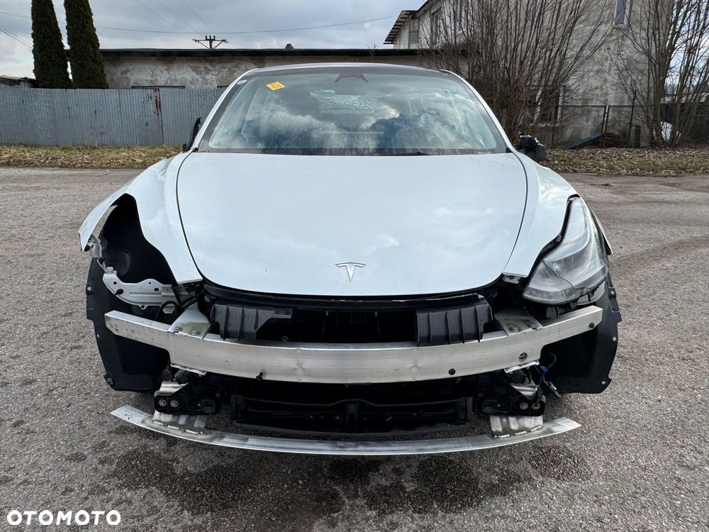 Tesla Model 3 Langstreckenbatterie Allradantrieb Dual Motor - 16
