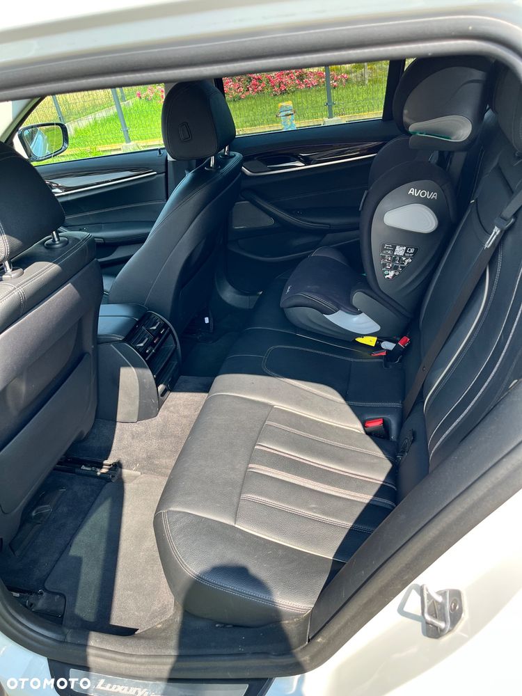 BMW Seria 5 520d Luxury Line sport - 8