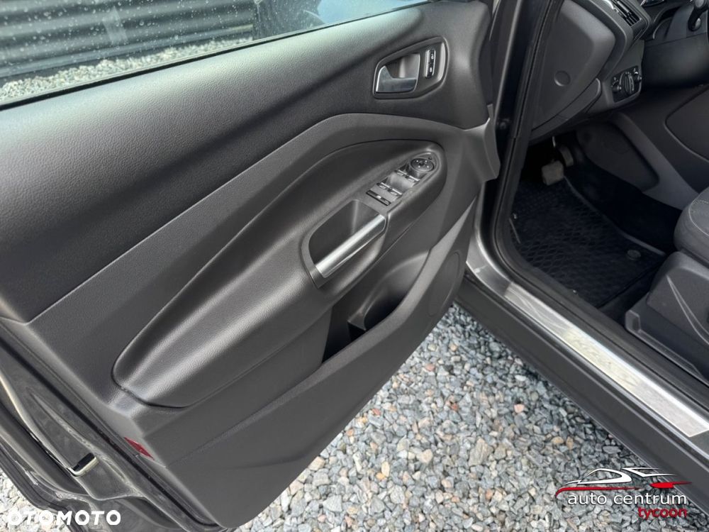 Ford Kuga - 22