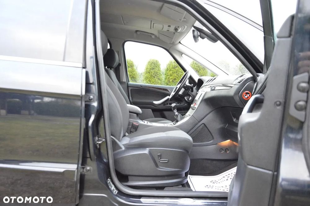 Ford Galaxy 2.0 TDCi Ghia - 34