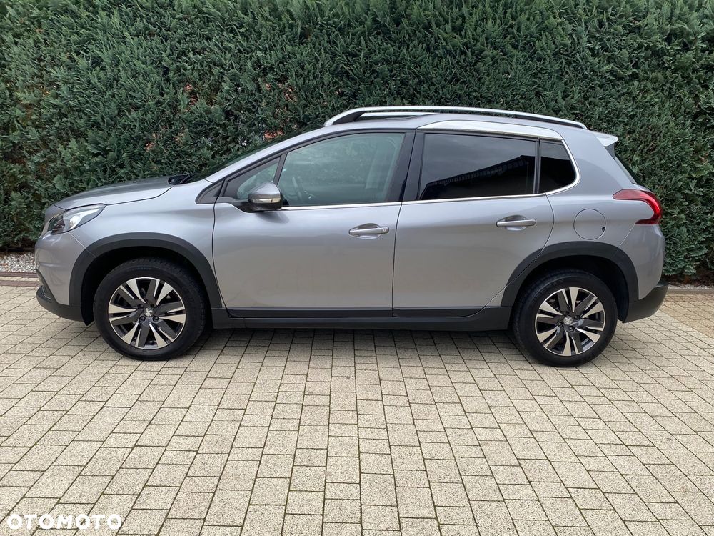 Peugeot 2008 1.2 Pure Tech Allure S&S - 6