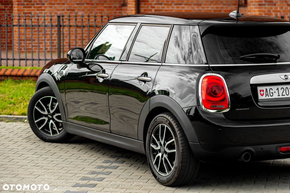 MINI Cooper Essential Trim - 37