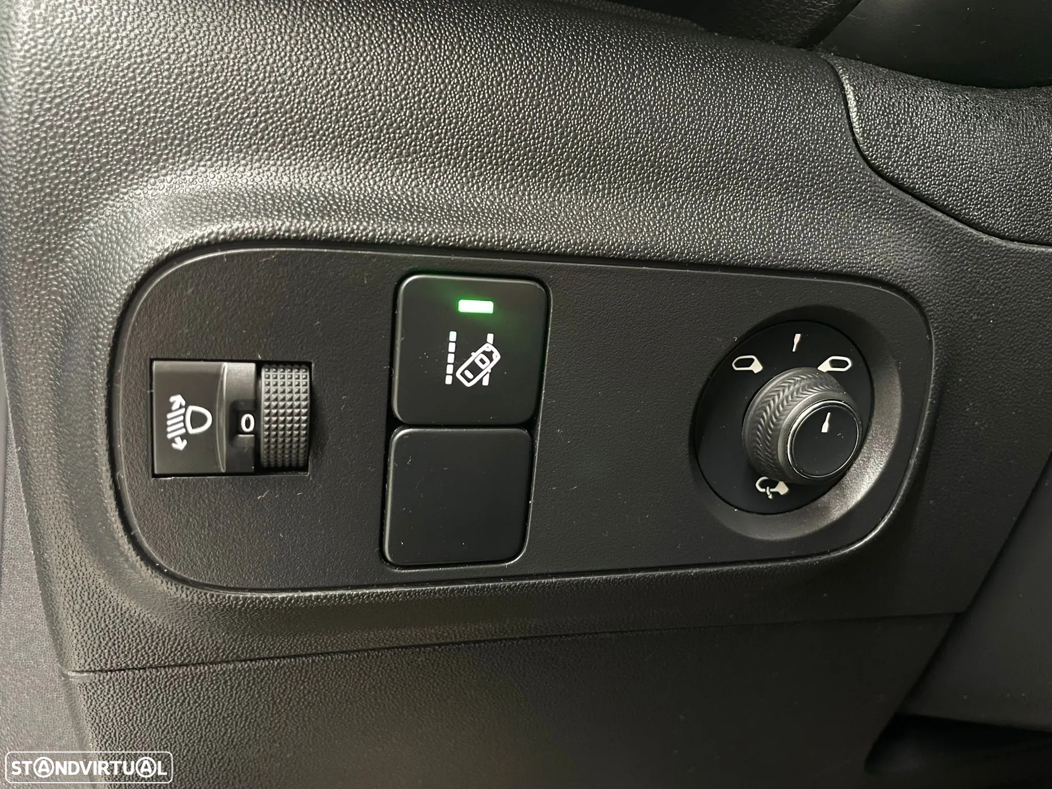 Citroën C3 1.2 PureTech Shine - 26