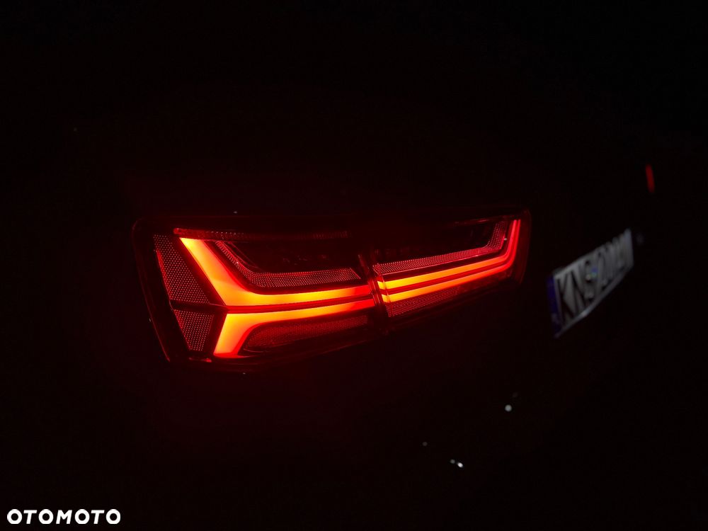 Audi A6 Avant 2.0 TDI quattro S tronic - 35