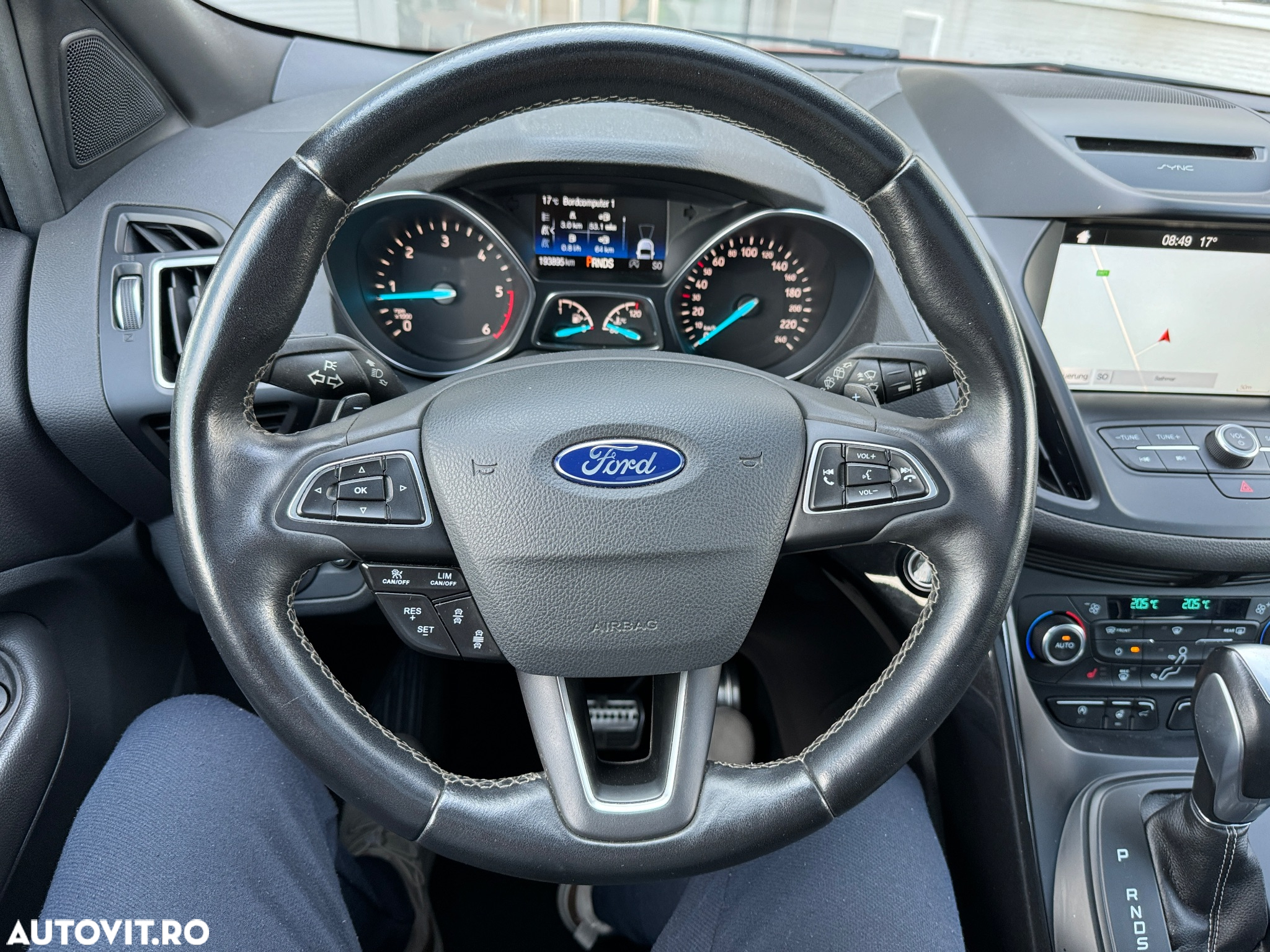 Ford Kuga 2.0 TDCi 4WD Powershift ST-Line - 26