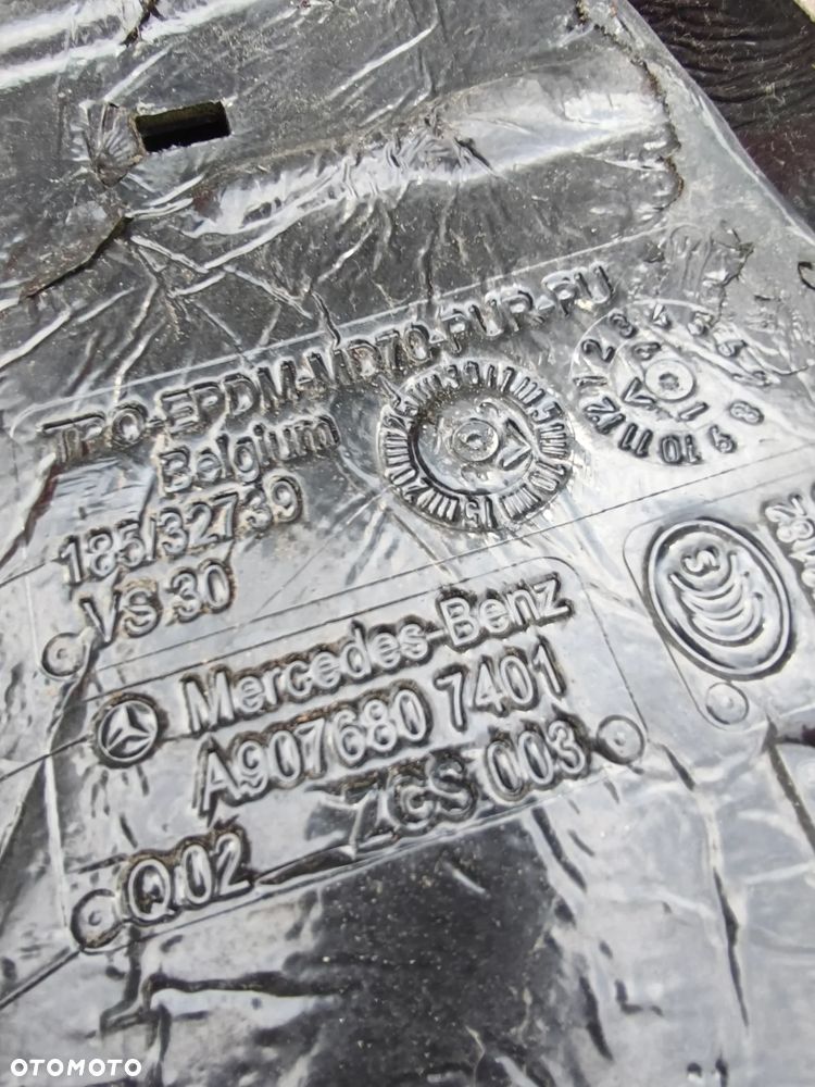 Podłoga dywaniki wykładzina Mercedes-Benz Sprinter w910 a9106843900 przód napęd - 5