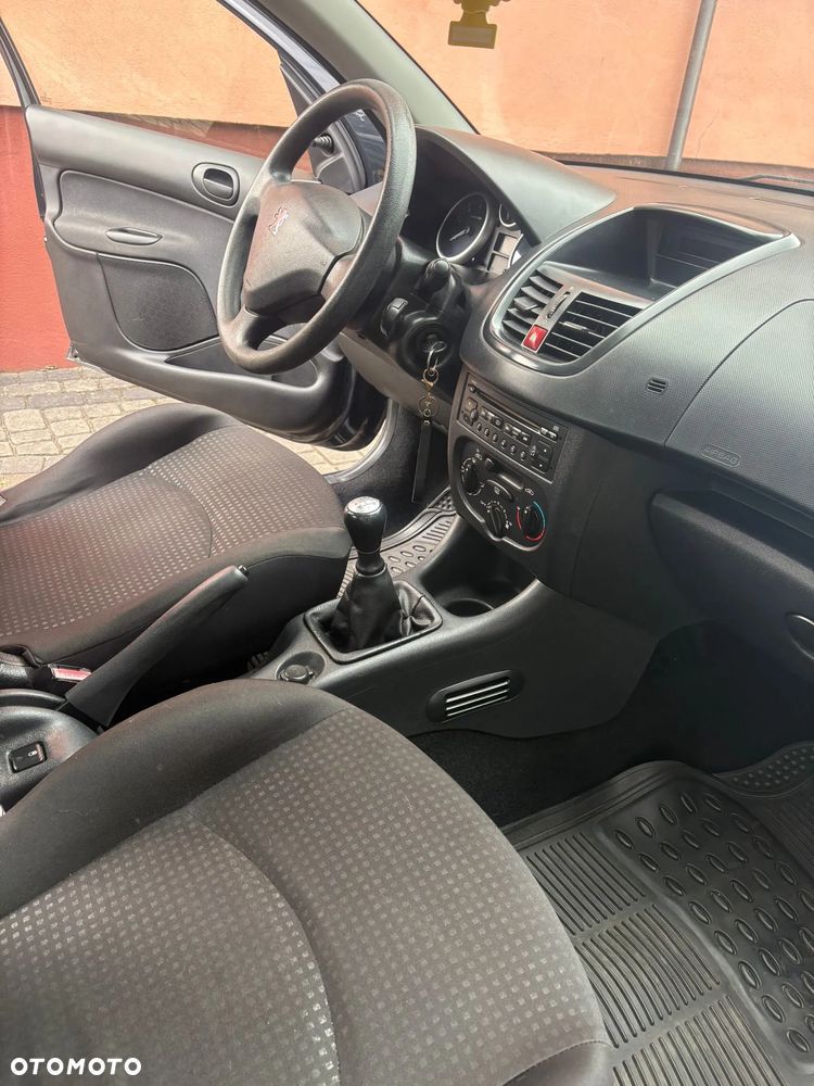 Peugeot 206 - 11