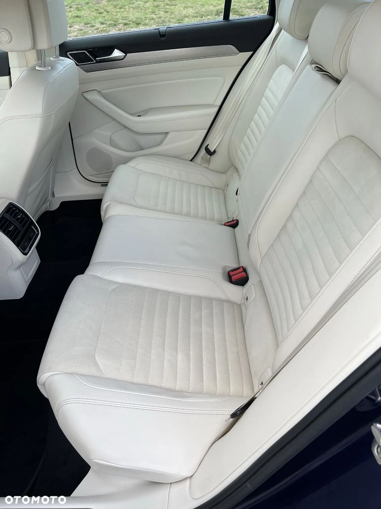 Volkswagen Passat - 22