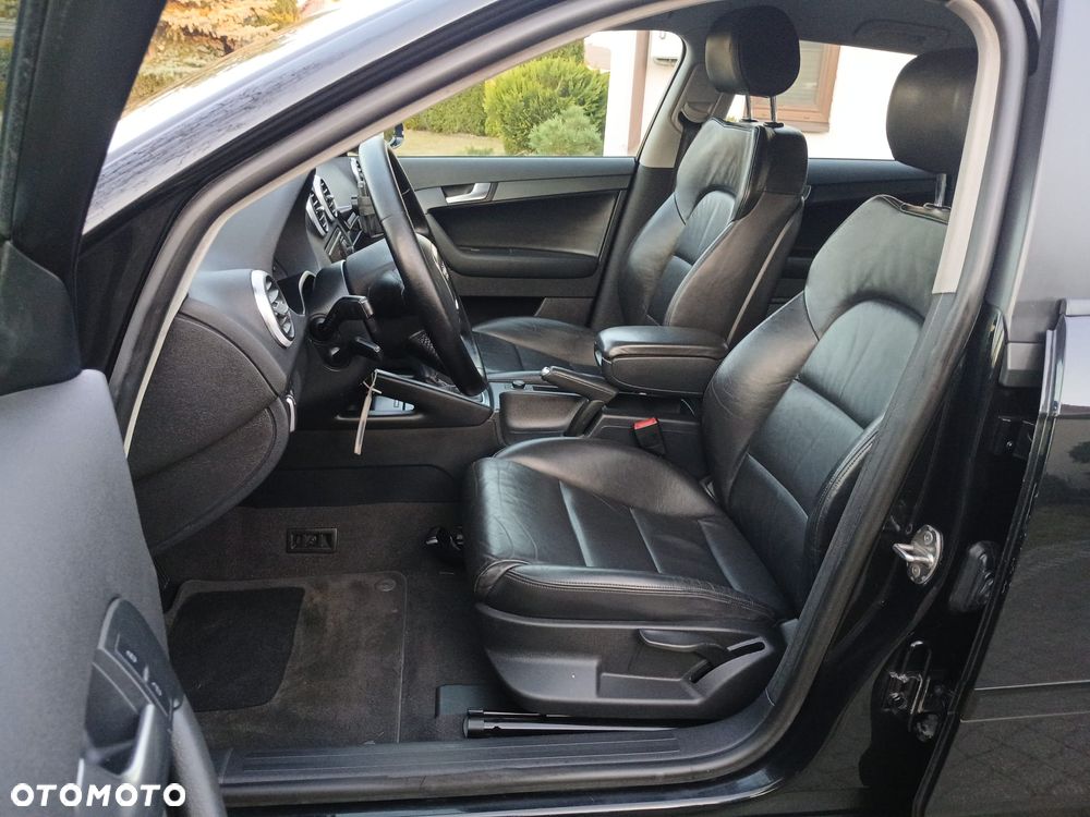 Audi A3 Sportback 1.6 TDI DPF S tronic S line Sportpaket - 13
