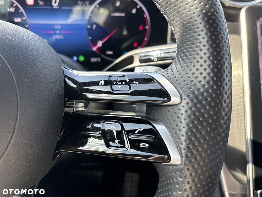 Mercedes-Benz GLC - 25