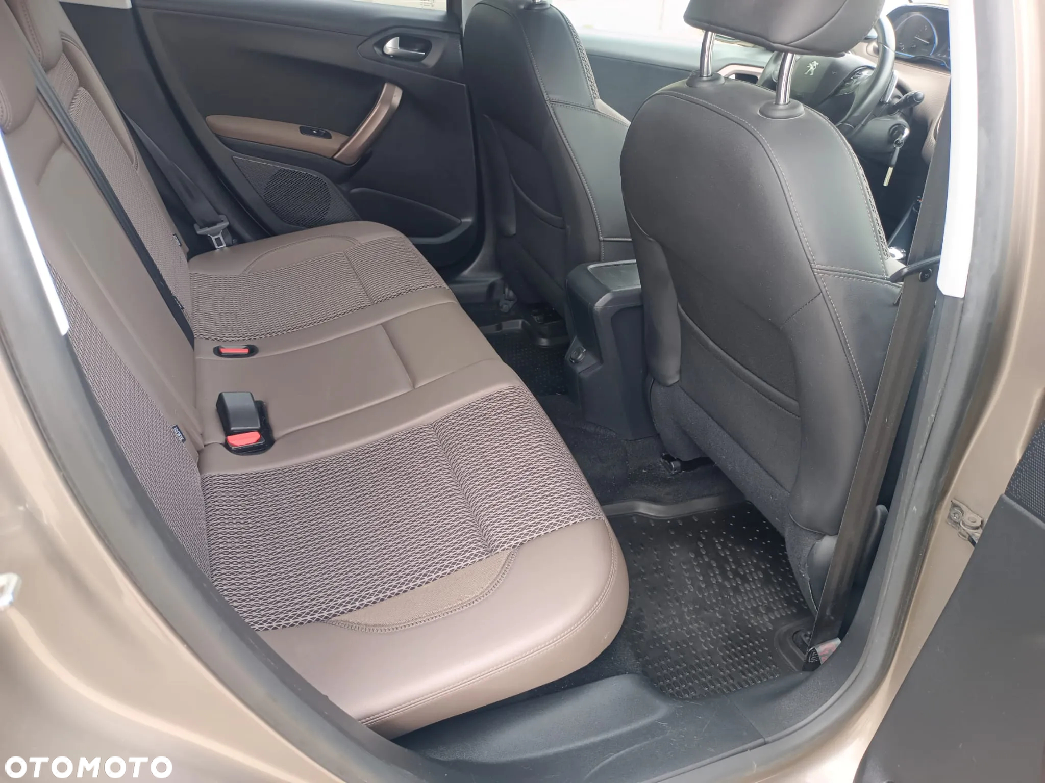 Peugeot 2008 e-HDi FAP 92 ETG6 STOP & START Allure - 15