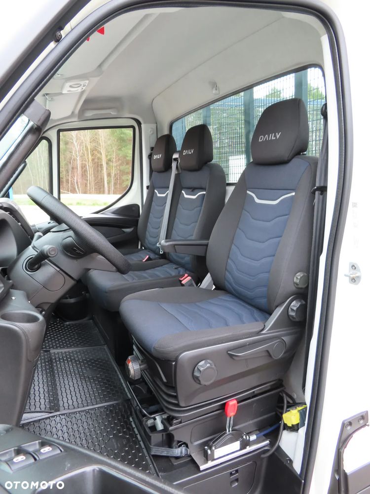 Iveco DAILY 70C16 Wywrotka Siatkowa Kiper Wywrot x 3 Strony 4.20 CM Długi 8 E.Palet Renomowanej Firmy ROMCAR Rozstaw Osi 4100 mm HAK 3500 Kg 40 Tys Km Przeb. Stan Auta JAK NOWY - 36