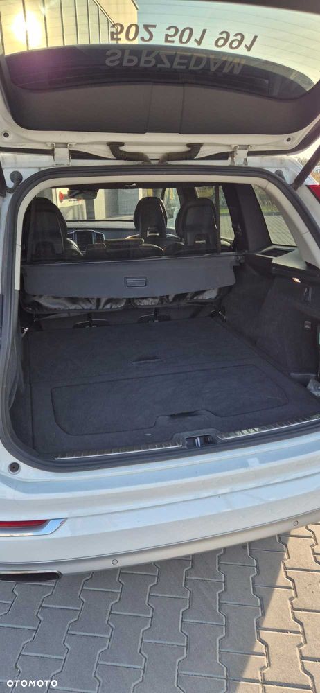 Volvo XC 90 - 8