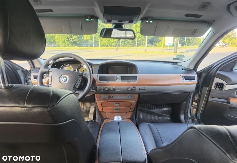 BMW Seria 7 735i - 6