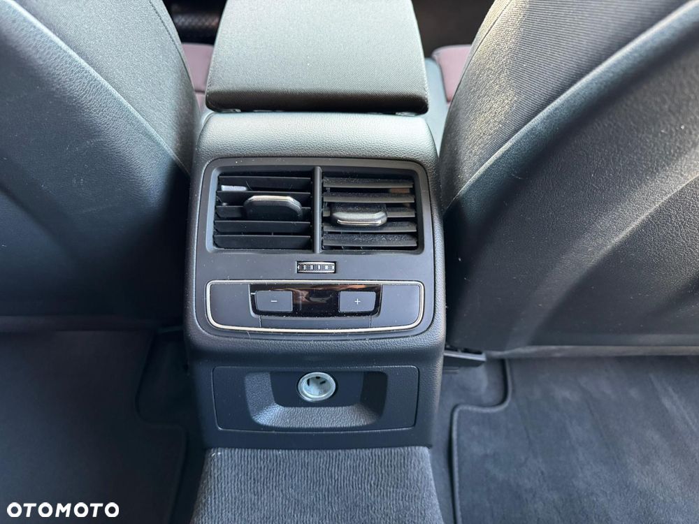 Audi A4 Limousine - 12