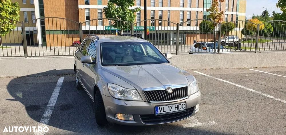 Skoda Octavia 1.4 TSI DSG Ambiente - 2