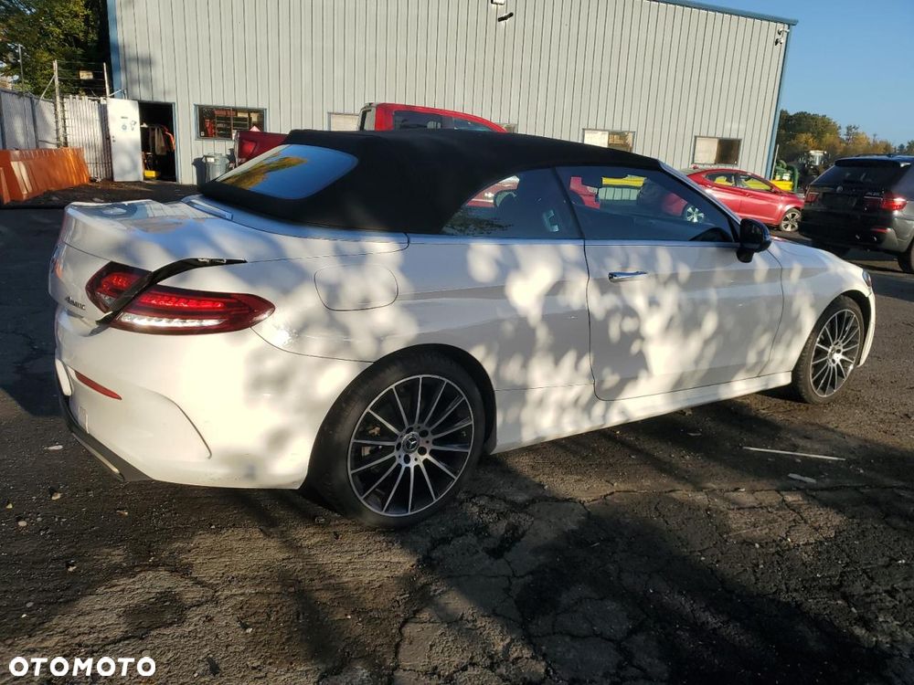 Mercedes-Benz Klasa C 300 9G-TRONIC - 5