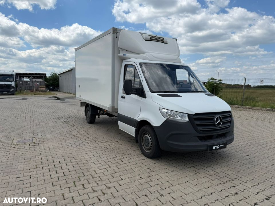 Mercedes-Benz Sprinter - 2