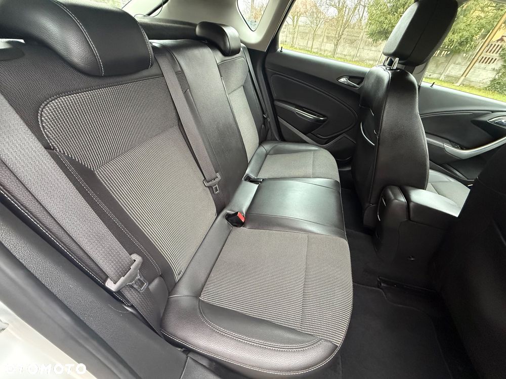 Opel Astra 1.4 Turbo Innovation - 21