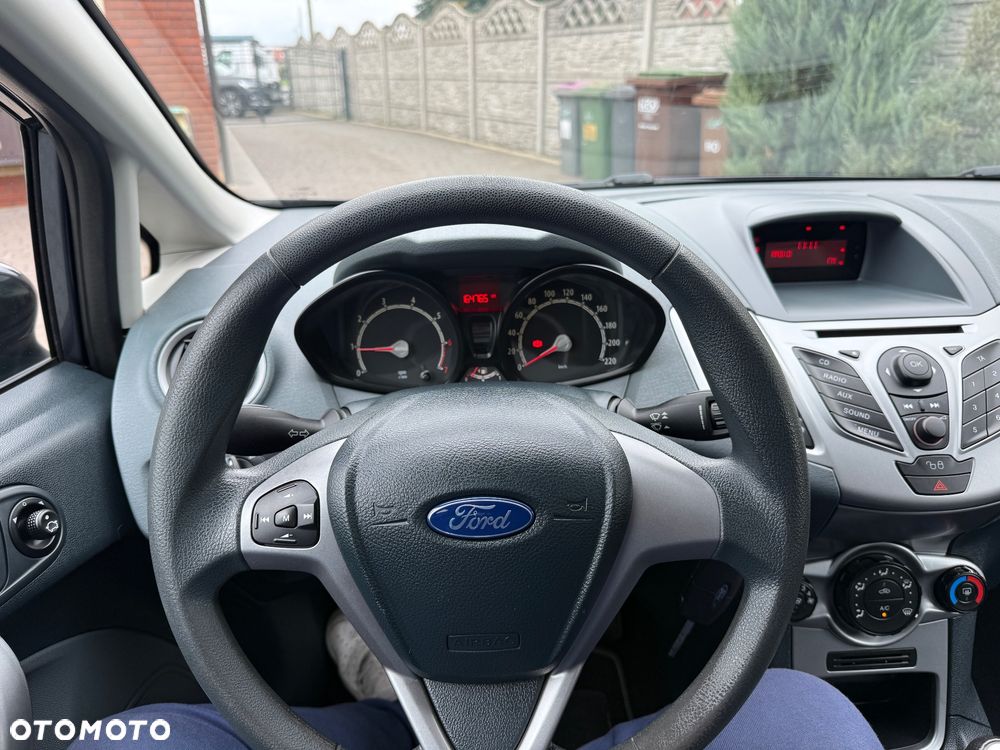 Ford Fiesta - 21