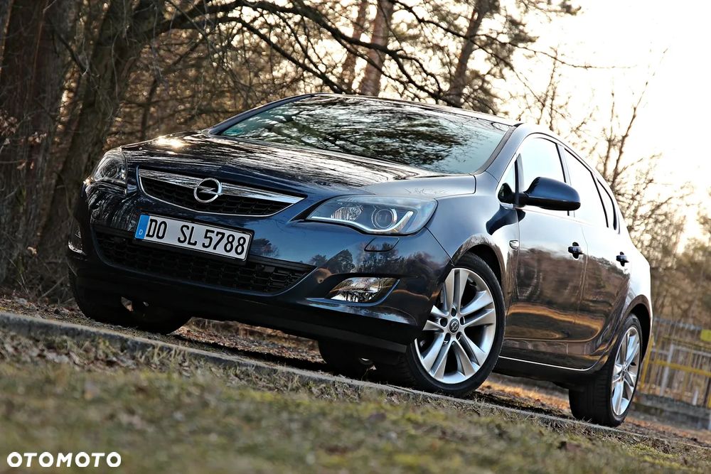 Opel Astra 1.6 Turbo - 1