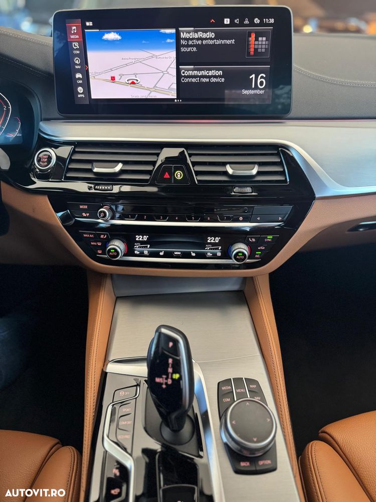 BMW Seria 5 530d xDrive AT MHEV - 23