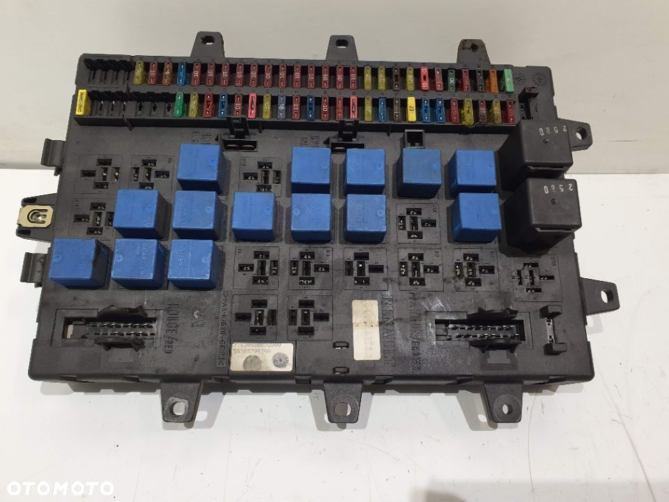 PŁYTA TABLICA BEZPIECZNIKÓW RENAULT MAGNUM 5010379539 - 1