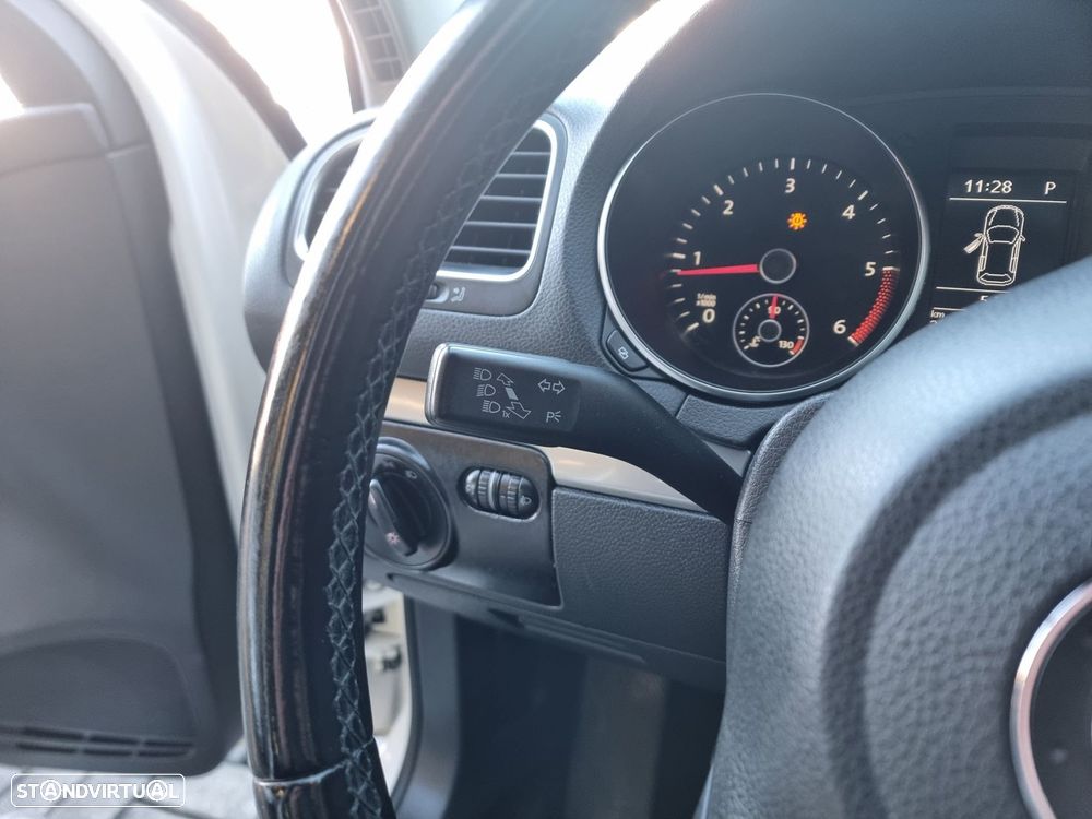 VW Golf 1.6 TDi Confortline DSG - 16
