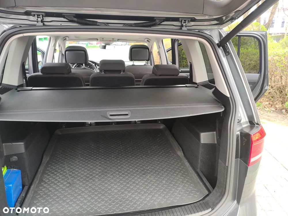 Volkswagen Touran 1.6 TDI SCR (BlueMotion Technology) DSG Comfortline - 23