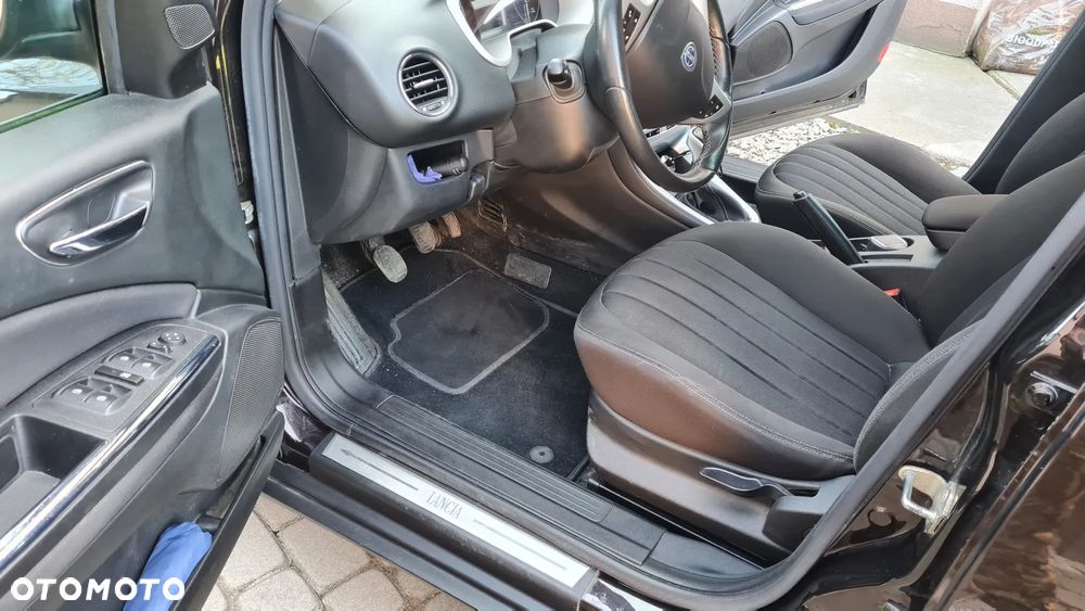 Lancia Delta 1.6 MJ Silver - 3